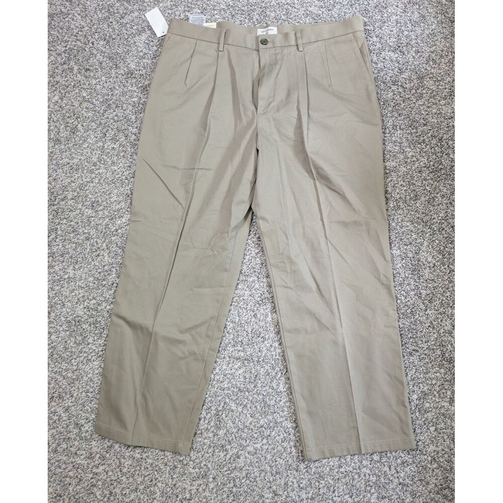 NEW Dockers Men's 38 x 29 Classic Fit Pleated Pants Men's Stretch Dress Pants
